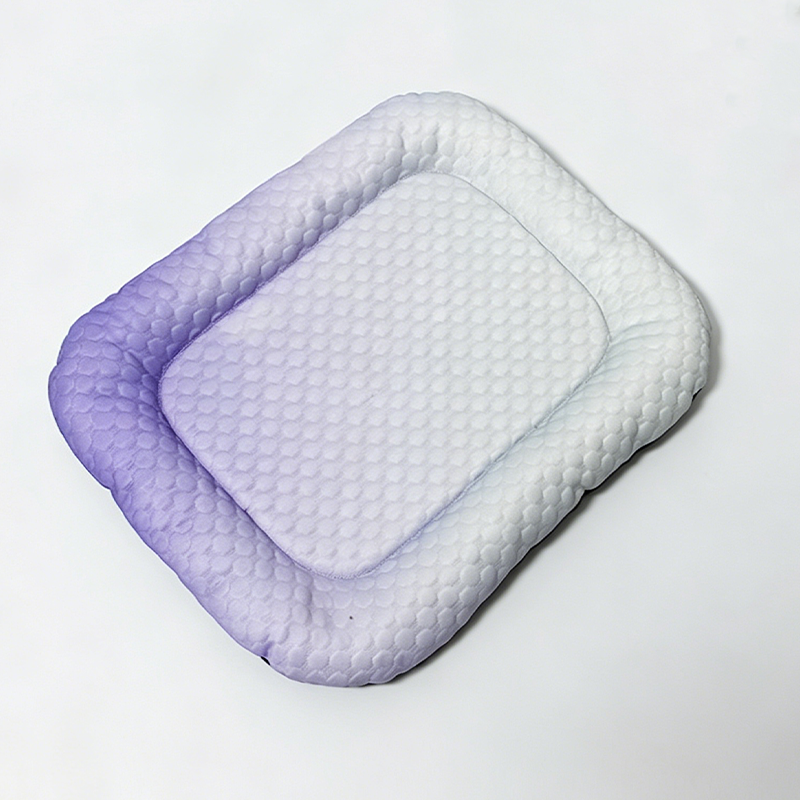❄️Cooling Gel Mat for Pets – No refrigeration needed, instant heat relief. Breathable, non‑toxic. Helps pets sleep cool all summer!